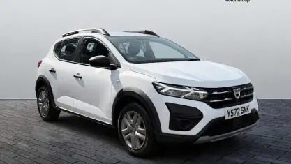 Used Dacia Sandero Essentiel 91 HP (66 kW) 2022 White Hatchback