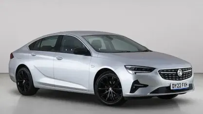 Used Vauxhall Insignia Edition 122 HP (89 kW) 2021 Silver Hatchback