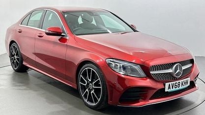 Usado Mercedes C300 AMG Line Premium 258 CV (189 kW) 2018 Rojo Berlina