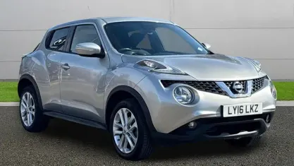 Usado Nissan Juke N-Connecta 117 HP (86 kW) 2016 Prateado SUV