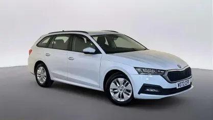 Used Skoda Octavia SE Technology 116 HP (85 kW) 2023 White Estate