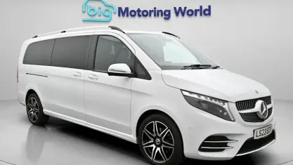 Used Mercedes V300 AMG line 237 HP (174 kW) 2023 White MPV