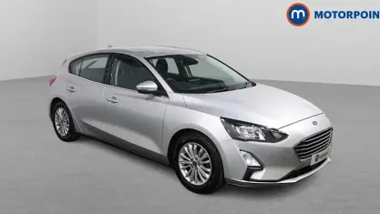Używany Ford Focus Titanium 125 KM (91 kW) 2021 Srebrny Hatchback