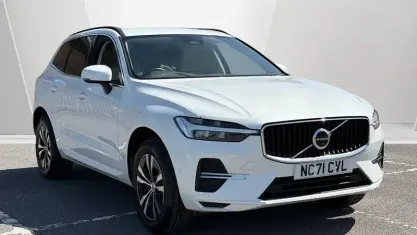 Used Volvo XC60 Momentum 250 HP (183 kW) 2021 SUV