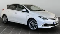 Used 2016 Toyota Auris Hybrid Hatchback | £11,795 (Fair price)
