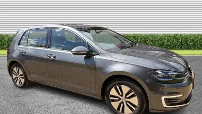 Begagnad VW e-Golf 99 kW (135 HK) 2019 Halvkombi