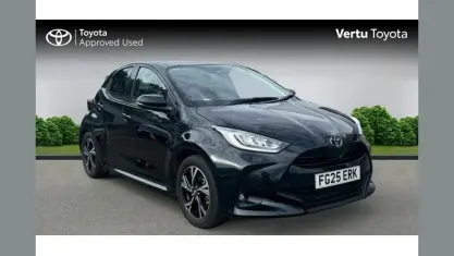 Used Toyota Yaris Design 116 HP (85 kW) 2025 Black Hatchback