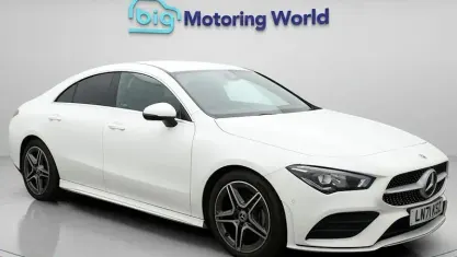 Usado Mercedes CLA180 AMG line 136 HP (100 kW) 2021 Branco Sedan