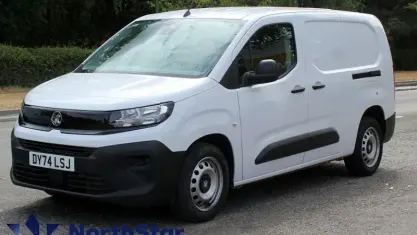 Used Vauxhall Combo S 102 HP (75 kW) 2024 White MPV