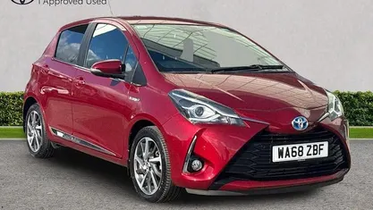 Used Toyota Yaris Hybrid 101 HP (74 kW) 2018 Red Hatchback