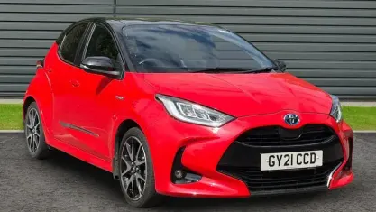 Used Toyota Yaris Edition 116 HP (85 kW) 2021 White Hatchback