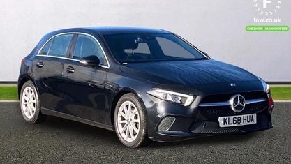 Begagnad Mercedes A180 Luxury 116 HK (85 kW) 2019 Svart Halvkombi