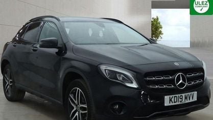 Usado Mercedes GLA180 Urban 122 HP (89 kW) 2019 Preto SUV