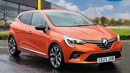 Used Renault Clio Techno 145 HP (106 kW) 2023 Orange  Hatchback