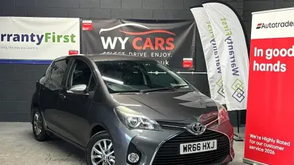Used Toyota Yaris 99 HP (72 kW) 2016 Grey Hatchback
