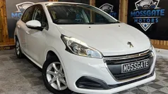White Used 2017 Peugeot 208 Active Hatchback | £6,995 (Fair price)