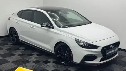 Used Hyundai i30 275 HP (202 kW) 2019 White Hatchback