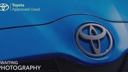Used Toyota Auris Hybrid 136 HP (100 kW) 2018 White Hatchback
