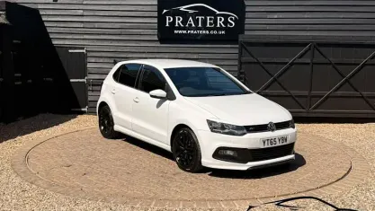Used VW Polo R-line 90 HP (66 kW) 2015 White Hatchback