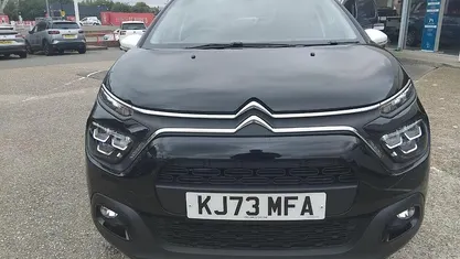 Używany Citroën C3 PureTech 83 KM (61 kW) 2024 Czarny Hatchback