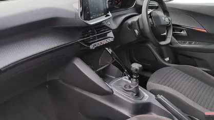 Used Peugeot 2008 Active+ 101 HP (74 kW) 2022 Grey SUV