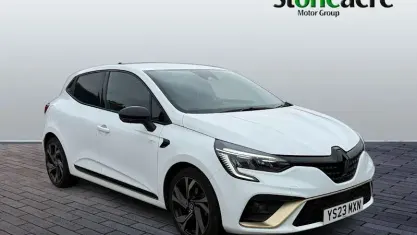 Used Renault Clio Engineered 145 HP (106 kW) 2022 White Hatchback
