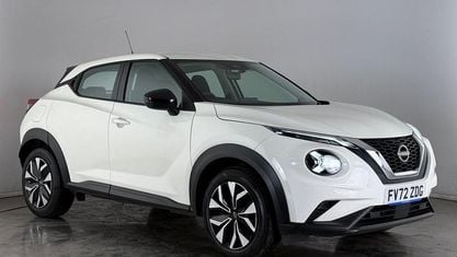 Używany Nissan Juke Acenta 114 KM (83 kW) 2023 Biały SUV