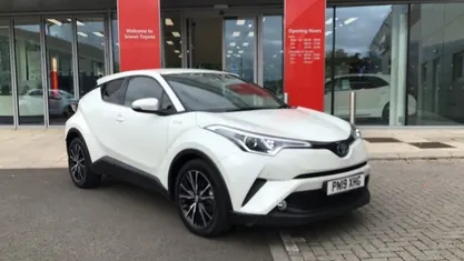 Used Toyota C-HR 122 HP (89 kW) 2018 Pearl white SUV
