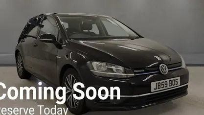 Black Used 2018 VW Golf VII SE Hatchback | £13,999 (Fair price)