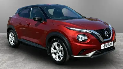 Used Nissan Juke N-Connecta 114 HP (83 kW) 2021 Red SUV