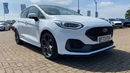 Używany Ford Fiesta ST 200 KM (147 kW) 2024 Biały Hatchback