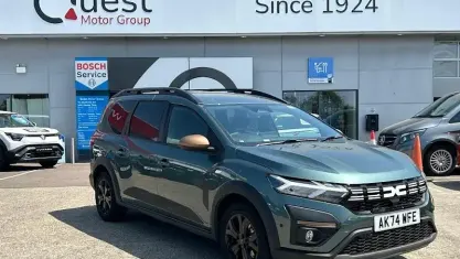 Used Dacia Jogger Extreme 141 HP (103 kW) 2024 Green MPV