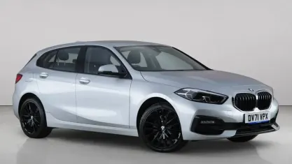 Used BMW 118 Sport Line 136 HP (100 kW) 2021 Silver Hatchback