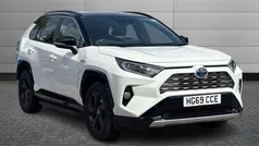 White pearl black Used 2019 Toyota RAV4 Hybrid SUV | £23,651 (Fair price)