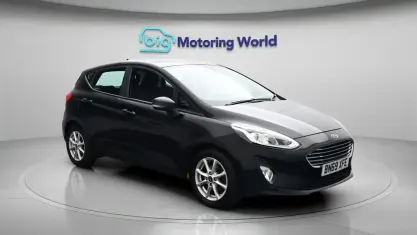 Used Ford Fiesta Zetec 101 HP (74 kW) 2019 Black Hatchback