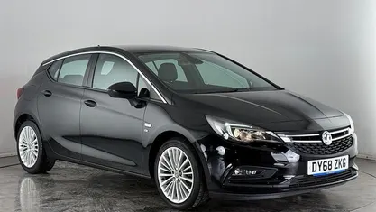 Used Vauxhall Astra Elite 200 HP (147 kW) 2018 Black Hatchback