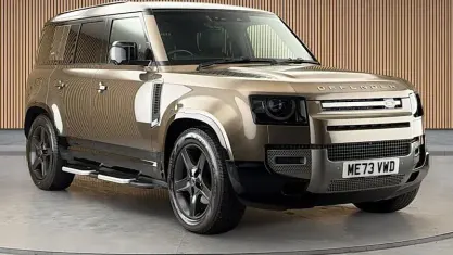 Used Land Rover Defender SE Dynamic 250 HP (183 kW) 2024 Brown SUV