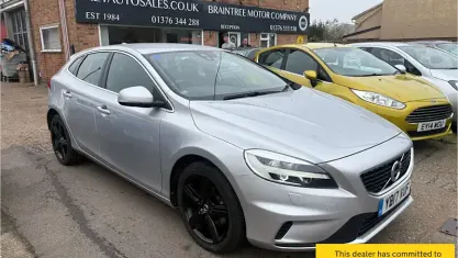 Used Volvo V40 R-Design 120 HP (88 kW) 2017 Silver Hatchback