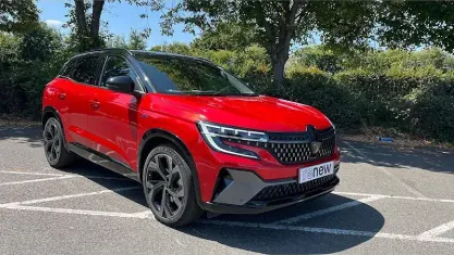 Used Renault Austral Techno Esprit Alpine 200 HP (147 kW) 2025 Red/black  SUV