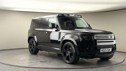 Używany Land Rover Defender S 525 KM (386 kW) 2023 Czarny SUV