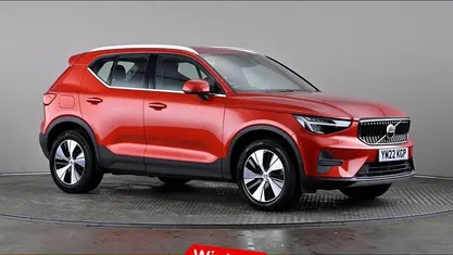 Red Used 2022 Volvo XC40 Core SUV | £19,497 (Fair price)