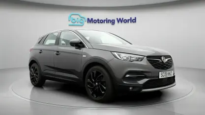 Used Vauxhall Grandland X Elite 131 HP (96 kW) 2019 Grey SUV