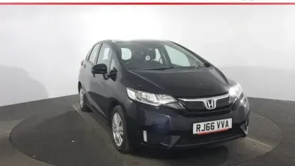 Używany Honda Jazz S 102 KM (75 kW) 2017 Czarny Hatchback