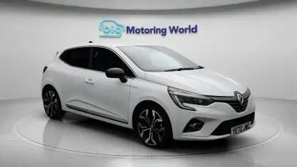 Used Renault Clio Techno 145 HP (106 kW) 2022 White Hatchback