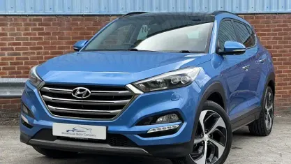 Usado Hyundai Tucson Premium SE 136 HP (100 kW) 2016 Azul SUV