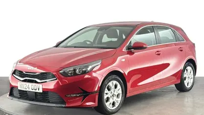 Used Kia Ceed 160 HP (117 kW) 2023 Red Hatchback