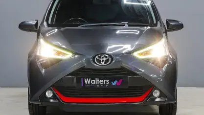 Used Toyota Aygo x-press 69 HP (50 kW) 2018 Grey Hatchback