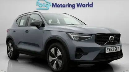 Usado Volvo XC40 Plus 211 HP (155 kW) 2023 Cinzento SUV