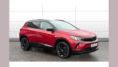 Used Vauxhall Grandland X 131 HP (96 kW) 2023 Red SUV