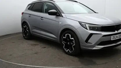 Gebraucht Vauxhall Grandland X Ultimate 131 PS (96 kW) 2024 Grau SUV